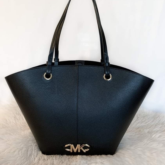 NWT Michael Kors Izzy Medium Logo Embellished Pebbled Leather Tote Bag - Picture 1 of 6